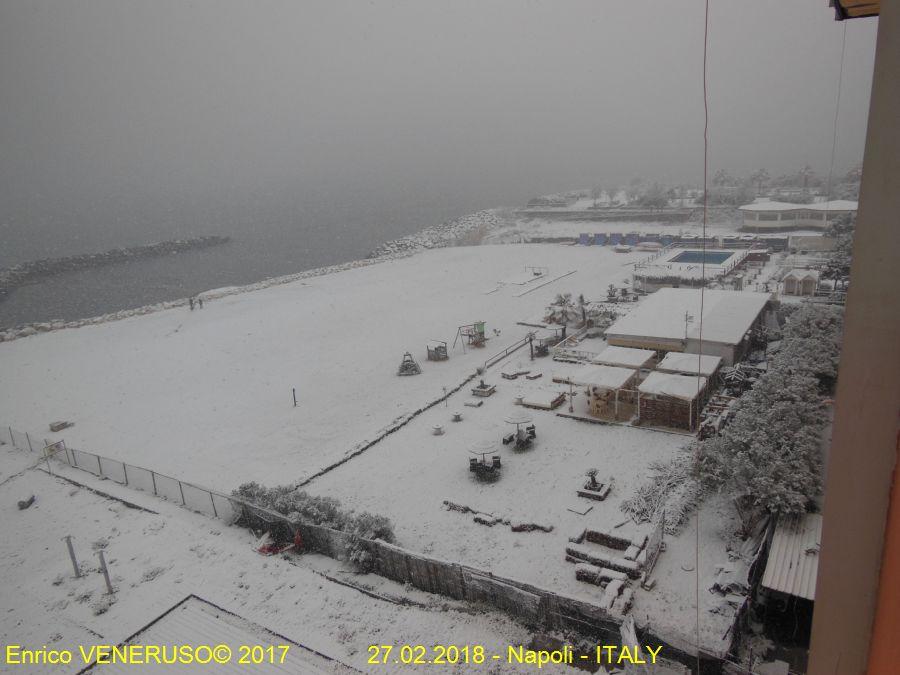 Spiaggia di Nisida innevata - 2.jpg